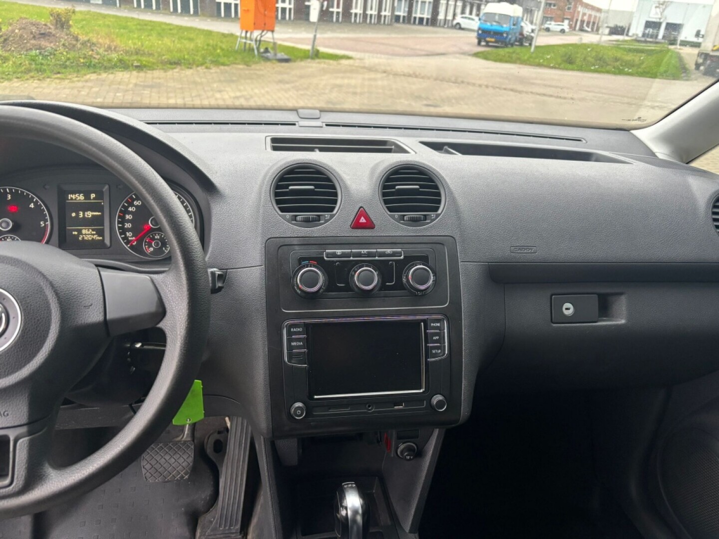 Volkswagen-Caddy-8